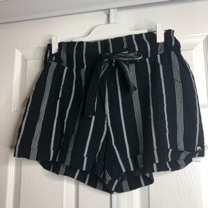 Urban Rebel Shorts Black White Stripe Cotton M